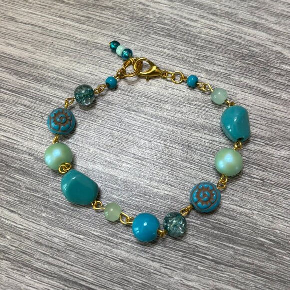 Ocean Breeze Beaded Gold Handmade Adjustable Bracelet - Picture 1 of 3